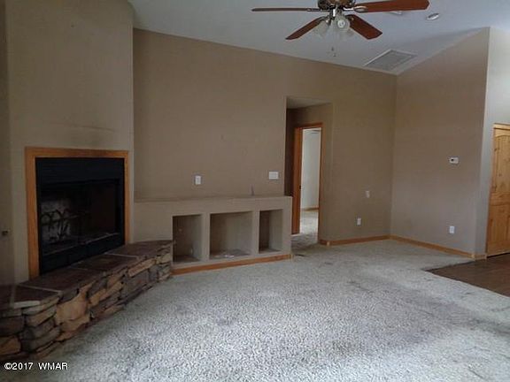 5th image of 914 Michelson Ln
