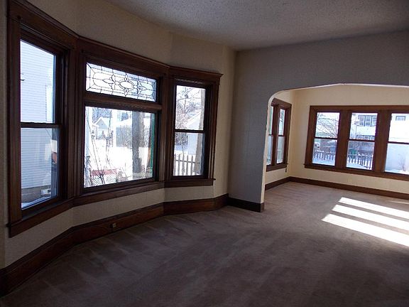 5th image of 3236 Dupont Ave S