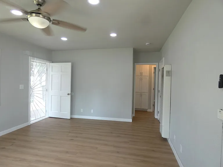 14327 Christine Dr — Photo 2
