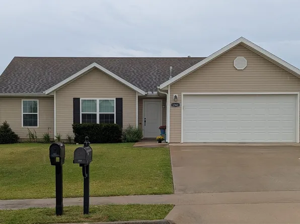 1361 Battery Dr, Prairie Grove, AR 72753