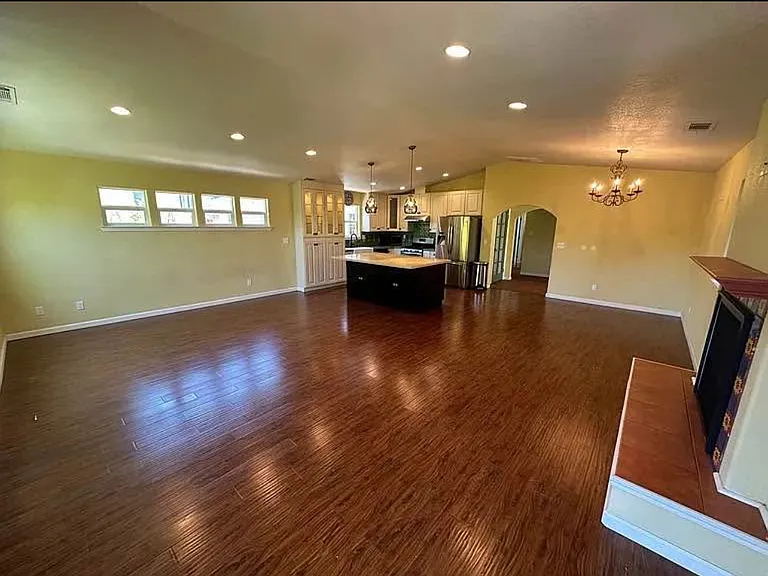 1410 Dewing Ln — Photo 10
