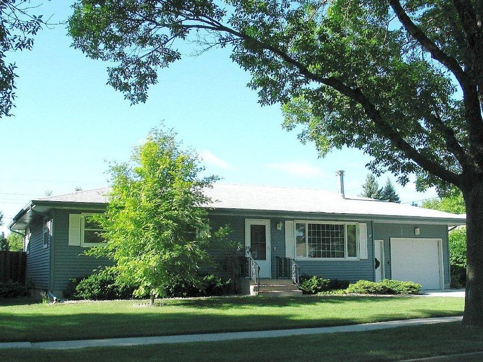 1st image of 614 28th Ave S