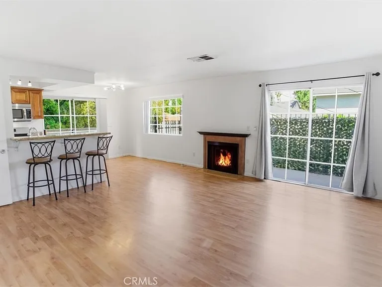 14727 Magnolia Blvd #110 — Photo 1