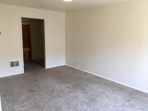 4th image of 459 E Warnock Ave APT 2