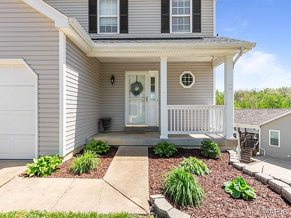 3rd image of 2914 Greenmont Ct