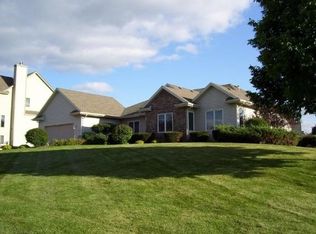 N66W13791 Crestwood Dr, Menomonee Falls, WI