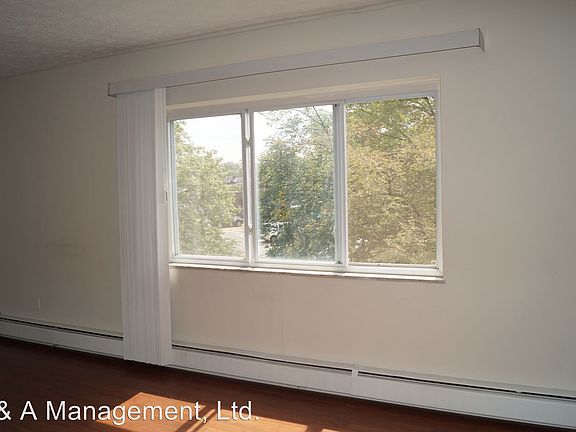 3rd image of 3219 Meadowbrook Blvd APT 301