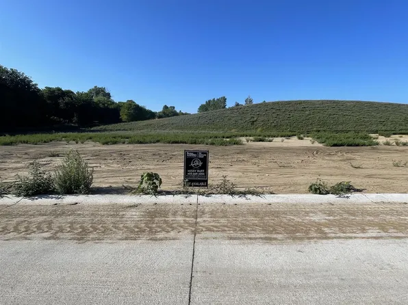 22017 Hackberry Dr, Gretna, NE 68028