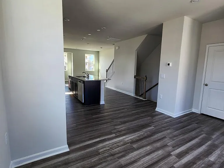 2431 Kasota Ln — Photo 18