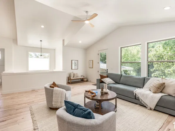 3704 S 2455 E, Salt Lake City, UT 84109