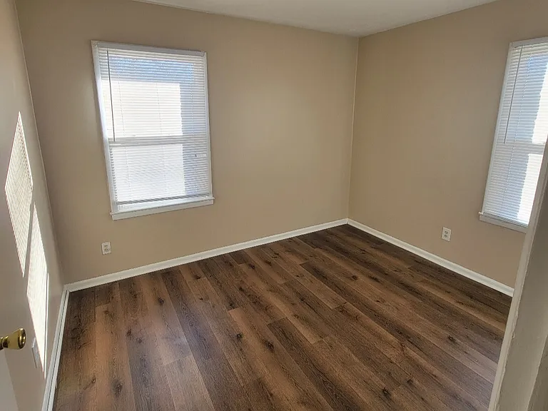 6005 Dickson Rd — Photo 7