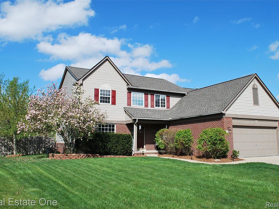 1st image of 42998 Bradley Dr