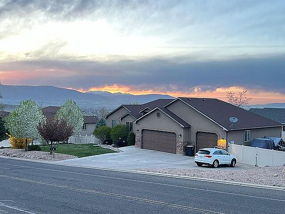 5th image of 6 W Park Dr