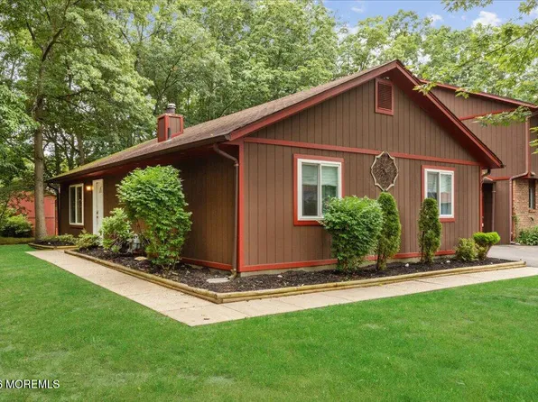 13 Flamingo Drive, Howell, NJ 07731