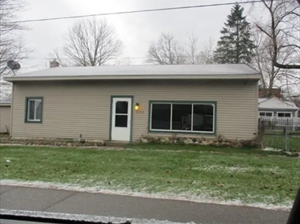 4708 Central St, Columbiaville, MI 48421