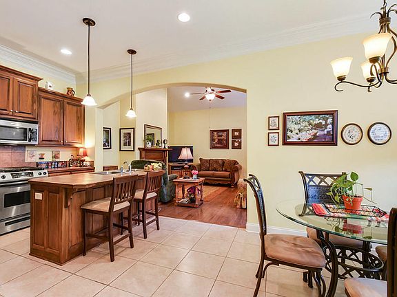 4th image of 201 Floridian Ln