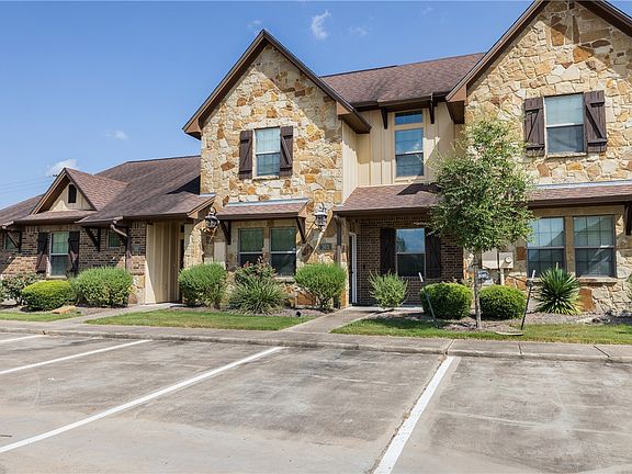 2nd image of 303 Capps Dr