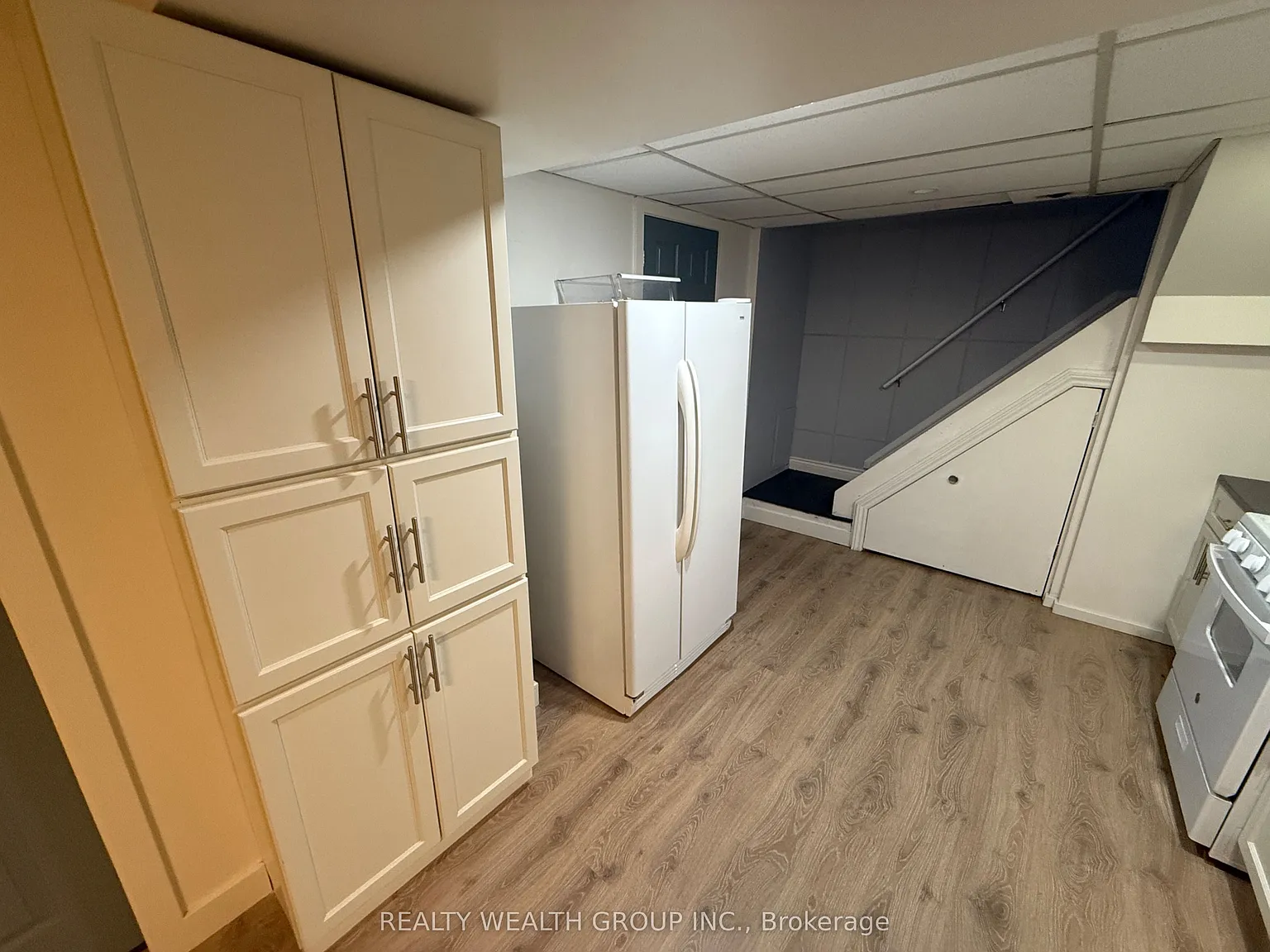 3 bed, $2,000 — Photo 4