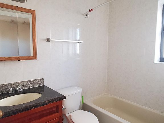 4th image of 1214 N Broad St #403