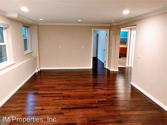 2nd image of 486 Dewey Blvd