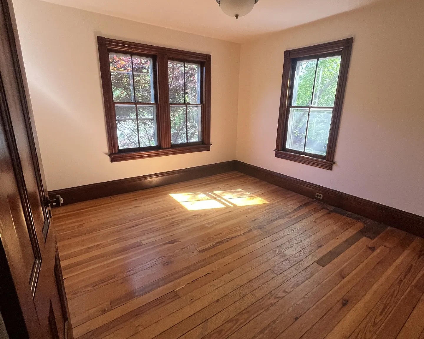 3 bed, 1.5 bath, 1400 sqft, $4,650 — Photo 4