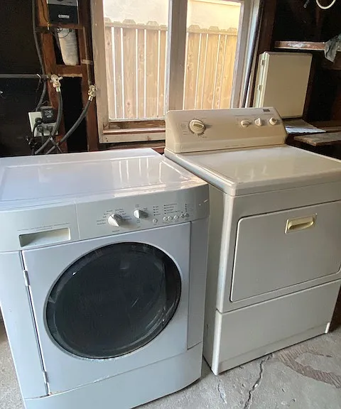 Washer/Dryer hook ups in full basement