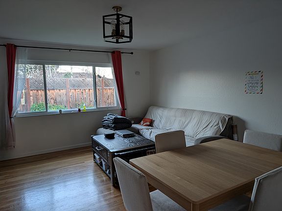 4th image of 712 Ginden Dr