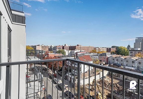 2nd image of 2069 Honeywell Ave APT 7A