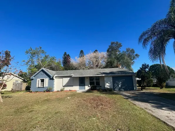 2020 SE Hideaway Circle, Port St Lucie, FL 34952