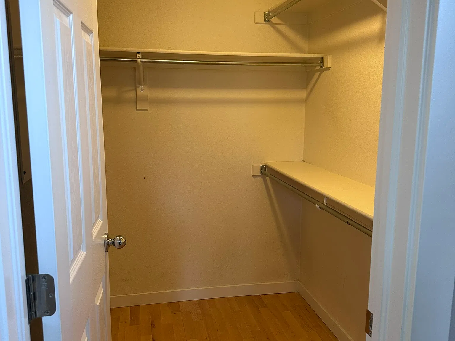2 bed, 1058 sqft, $2,350 — Photo 3