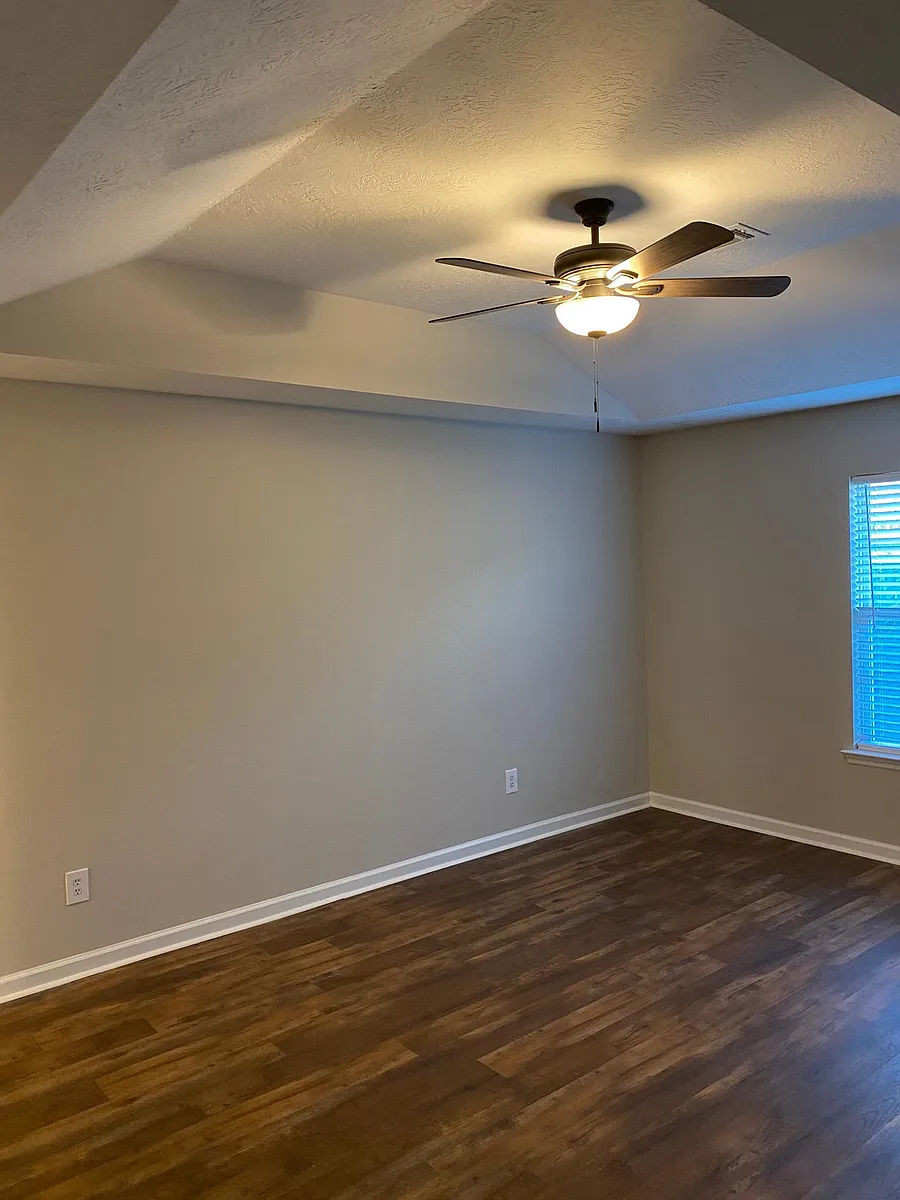 Building Photo - 538 Edgecliff Ln