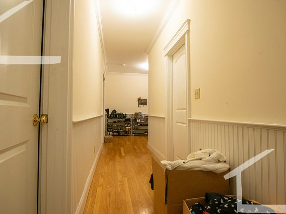 4th image of 27 Glenville Ave APT 1