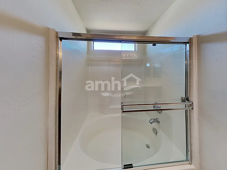 17403 W Langer Ln — Photo 13