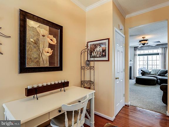5th image of 612 Hickory Cir