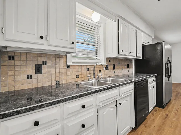 3407 Tipps Dr — Photo 10