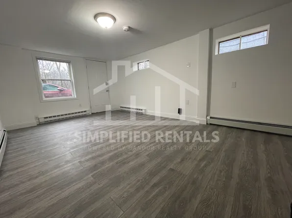 23 Elm St #12, Milton, NH 03851