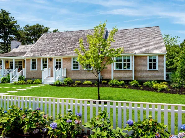 37 Road To The Plns, Edgartown, MA 02539