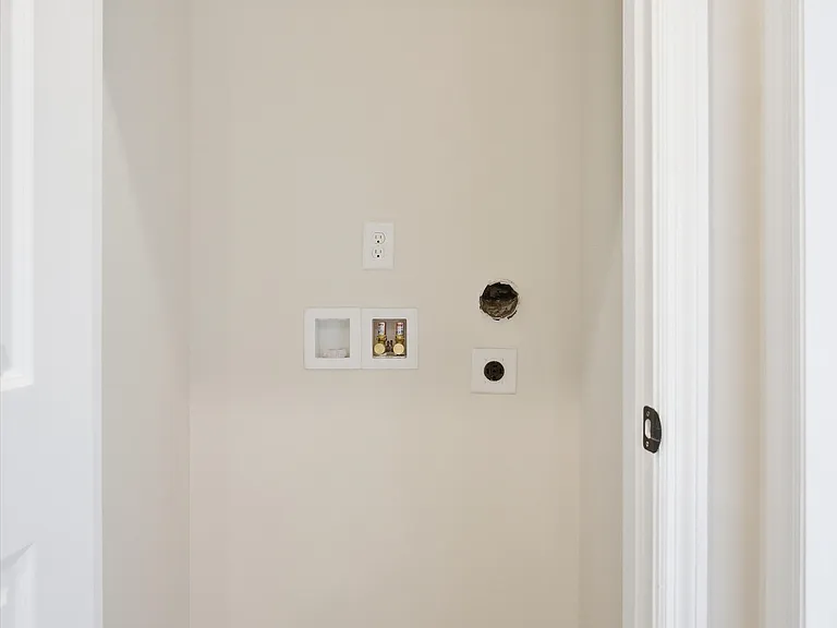 5706 Sofias Cir — Photo 27