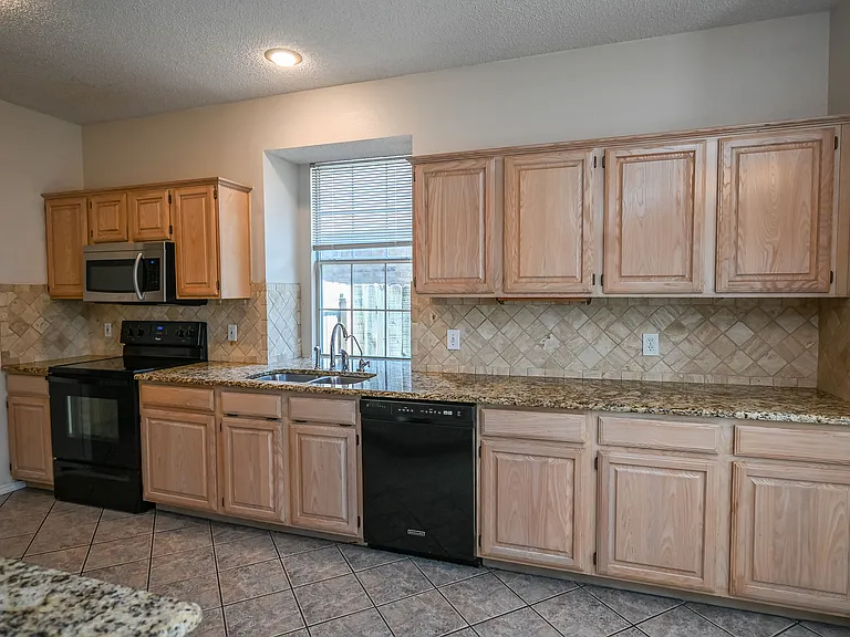 2100 Newport Dr — Photo 19