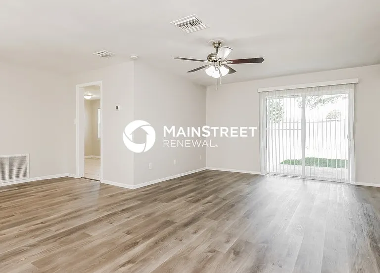 1660 Thoreau St — Photo 5