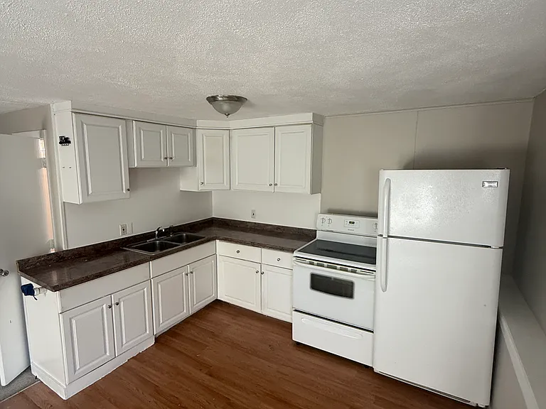 165 Main St #6 — Photo 2