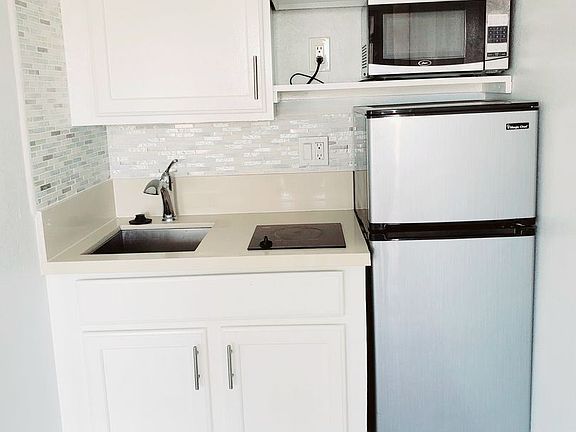 3rd image of 5465 E 2nd St #23