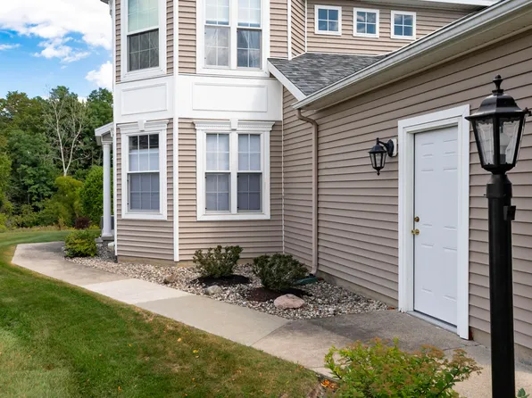 40 Patroon Pointe Drive, Rensselaer, NY 12144