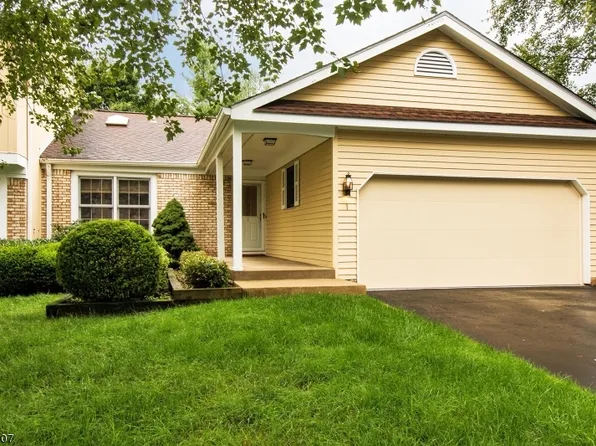 1 Bradford Ln, Basking Ridge, NJ 07920