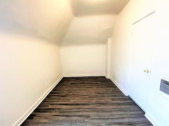 5th image of 5429 Stanton Ave APT 8