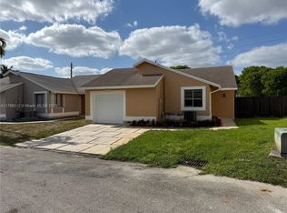 920 SW 111th Ave, Hollywood, FL 33025