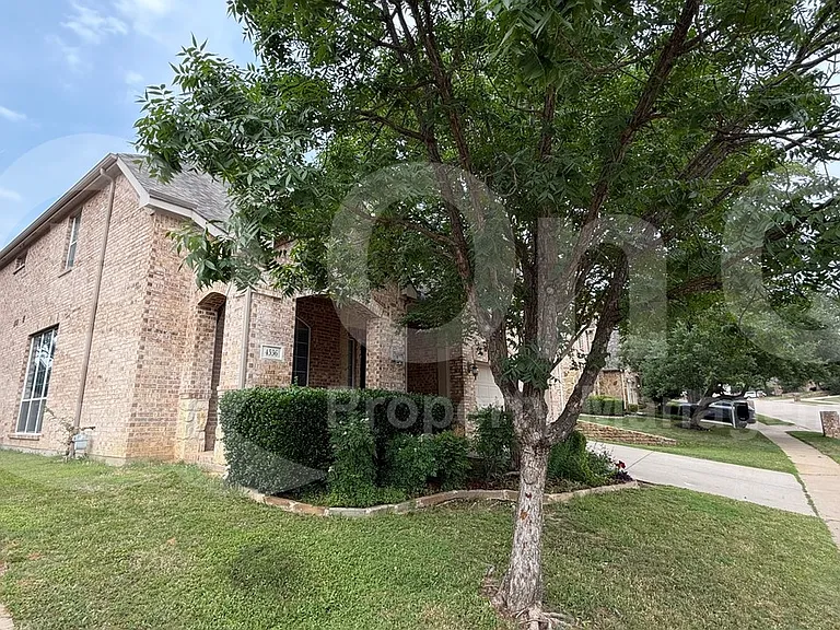 4536 Brenda Dr — Photo 3