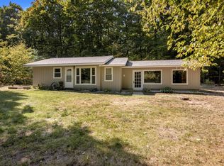 6734 S Maple City Rd, Maple City, MI 49664