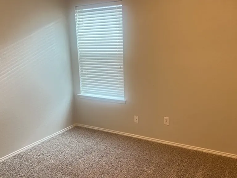 2913 Vicksburg Ln — Photo 31