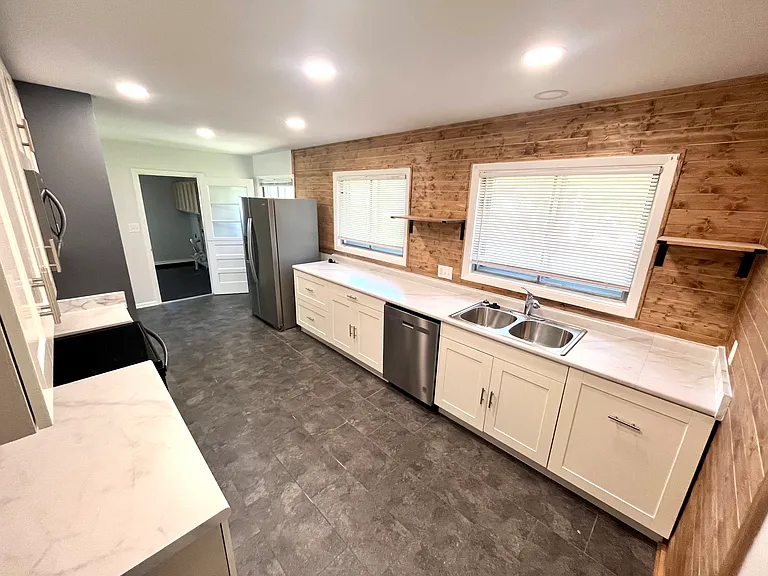 329 Hancook Rd — Photo 5
